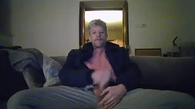 Snapshot of chiichii23 chatting on 8, 11, 2025 chiichii23 online show from 8, 11, 2025