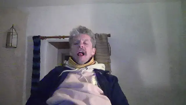 Snapshot of chiichii23 chatting on 21, 11, 2025 chiichii23 online show from 21, 11, 2025