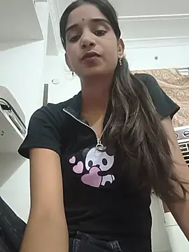 Cute-Natashaa online show from 15, 7, 2026