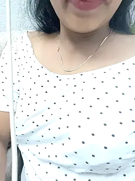 Hot-Tinaa online show from 16, 4, 2026