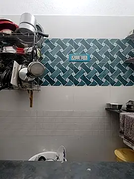 Hot-Tinaa online show from 20, 4, 2026