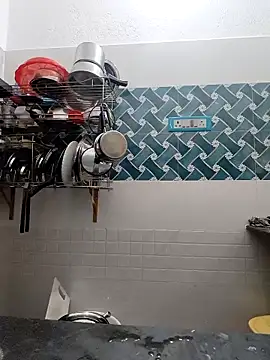 Hot-Tinaa online show from 19, 4, 2026