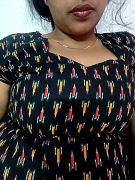 Hot-Tinaa online show from 19, 3, 2026