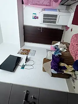 Hot-Tinaa online show from 9, 4, 2026