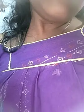 Hot-Tinaa online show from 7, 4, 2026