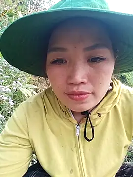 lia-coy online show from 15, 4, 2026