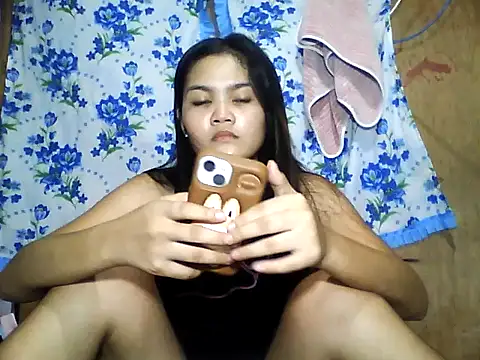 PinaySkinnyJust18 online show from 2, 6, 2026