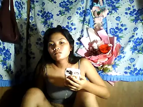 PinaySkinnyJust18 online show from 24, 5, 2026