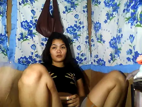 PinaySkinnyJust18 online show from 17, 5, 2026