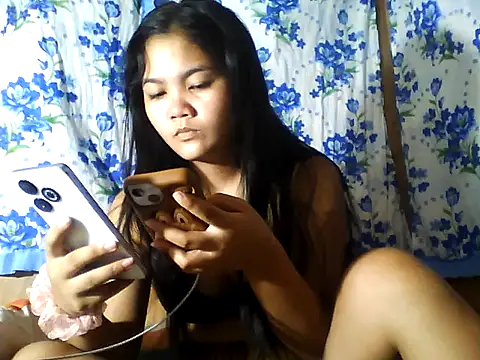 Snapshot of PinaySkinnyJust18 chatting on 6, 7, 2026 PinaySkinnyJust18 online show from 6, 7, 2026