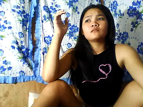Snapshot of PinaySkinnyJust18 chatting on 23, 6, 2026 PinaySkinnyJust18 online show from 23, 6, 2026
