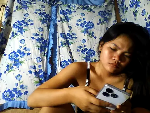 Snapshot of PinaySkinnyJust18 chatting on 8, 7, 2026 PinaySkinnyJust18 online show from 8, 7, 2026