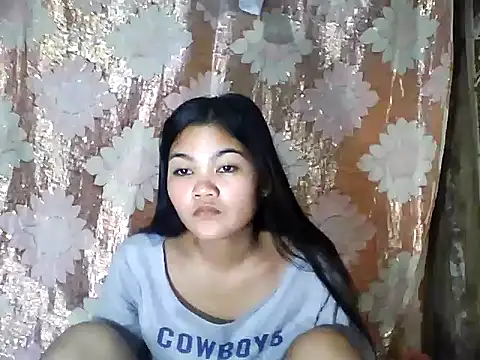 PinaySkinnyJust18 online show from 19, 3, 2026