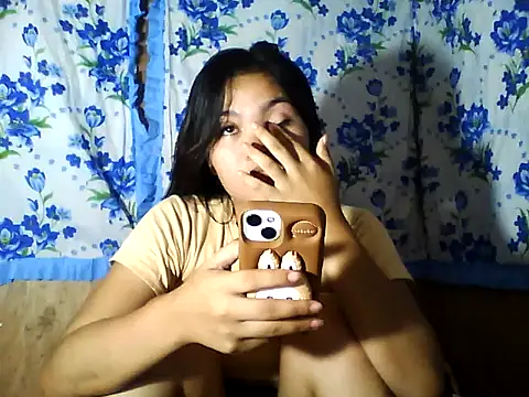 PinaySkinnyJust18 online show from 9, 4, 2026