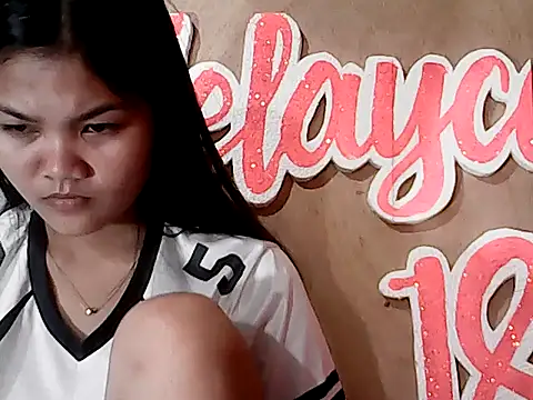 PinaySkinnyJust18 online show from 18, 1, 2026