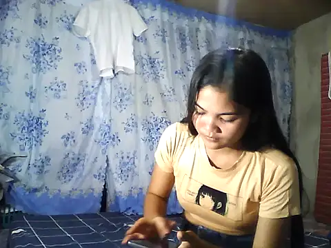 PinaySkinnyJust18 online show from 27, 3, 2026