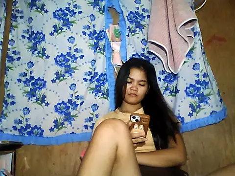 PinaySkinnyJust18 online show from 4, 6, 2026