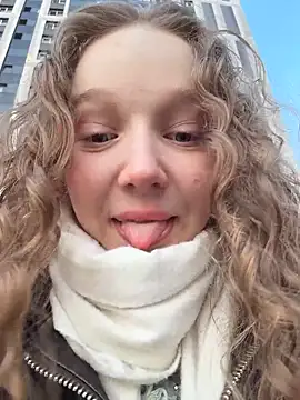 outside rosy online show from 28, 3, 2026