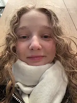 outside rosy online show from 12, 3, 2026