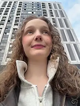 outside rosy online show from 12, 4, 2026