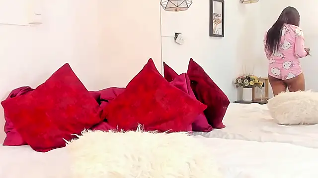 annarosse  online show from 12, 3, 2026