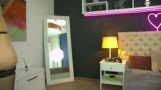 TaniaKaverina online show from 22, 4, 2026