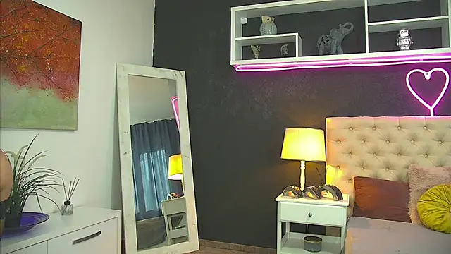 Snapshot of TaniaKaverina chatting on 24, 5, 2026 TaniaKaverina online show from 24, 5, 2026