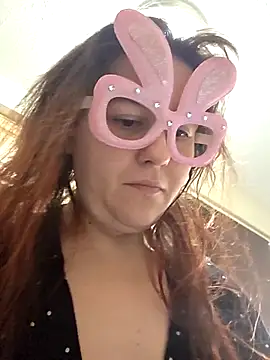 Ashlovescannabis online show from 5, 4, 2026