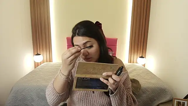 IvonneRoss  online show from 25, 5, 2026