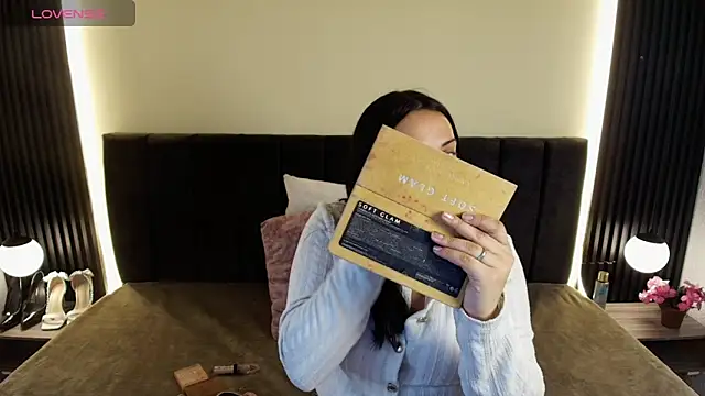 IvonneRoss  online show from 12, 3, 2026