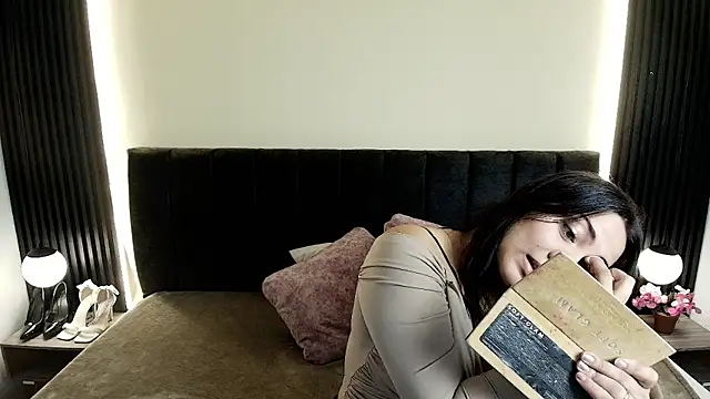 IvonneRoss  online show from 13, 3, 2026