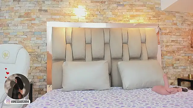 kendall grace online show from 7, 4, 2026