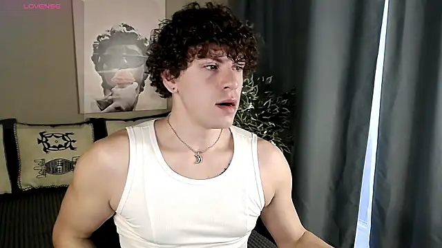 Snapshot of TylerGibson chatting on 16, 5, 2026 TylerGibson online show from 16, 5, 2026