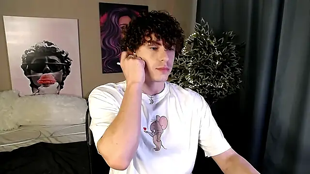Snapshot of TylerGibson chatting on 4, 6, 2026 TylerGibson online show from 4, 6, 2026