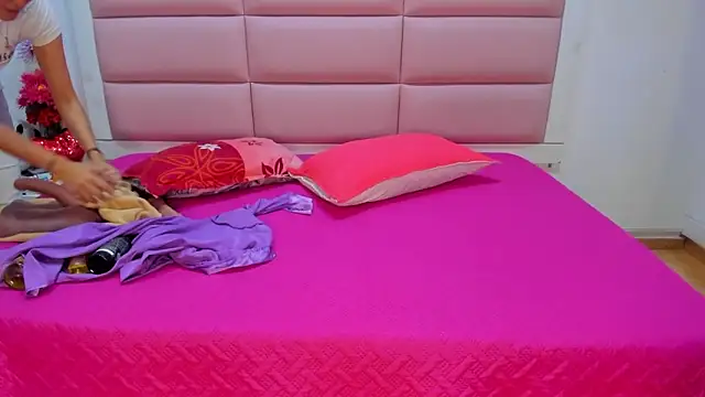 Catalinna 03 online show from 14, 4, 2026