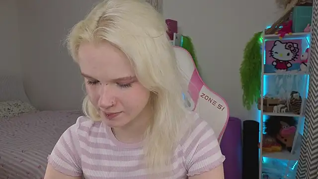 Mia WaterFall online show from 21, 4, 2026