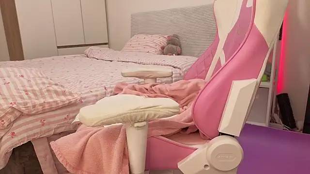 Mia WaterFall online show from 2, 3, 2026