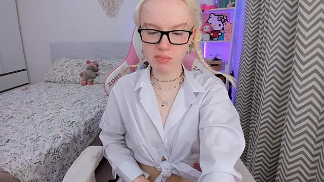 Mia WaterFall online show from 6, 2, 2026