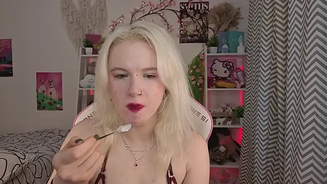 Mia WaterFall online show from 26, 5, 2026