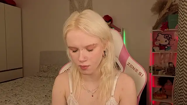 Mia WaterFall online show from 17, 3, 2026