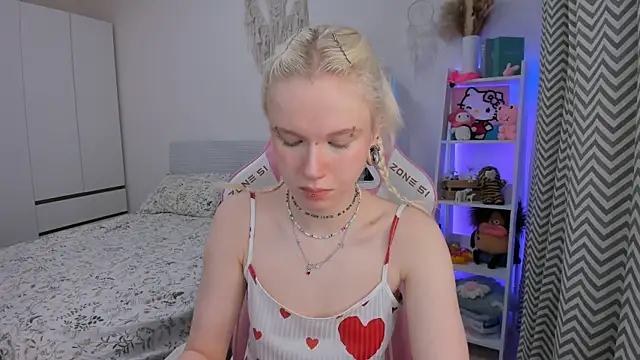 Mia WaterFall online show from 10, 2, 2026