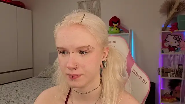 Mia WaterFall online show from 13, 3, 2026