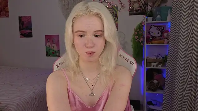 Mia WaterFall online show from 17, 5, 2026