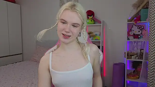 Mia WaterFall online show from 7, 4, 2026