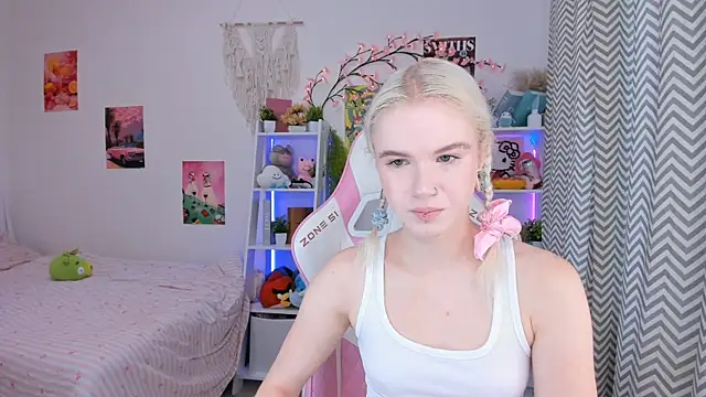 Snapshot of Mia_WaterFall chatting on 11, 7, 2026 Mia WaterFall online show from 11, 7, 2026