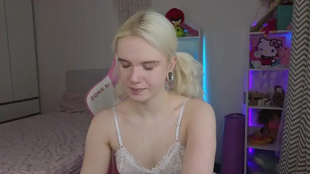 Mia WaterFall online show from 5, 4, 2026