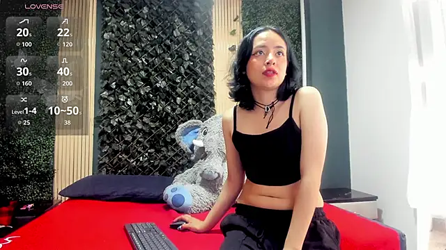 IvyyEmerald online show from 9, 2, 2026