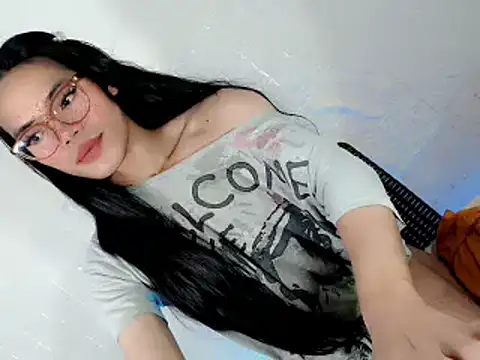 Urhotfucking veronica1 online show from 4, 4, 2026