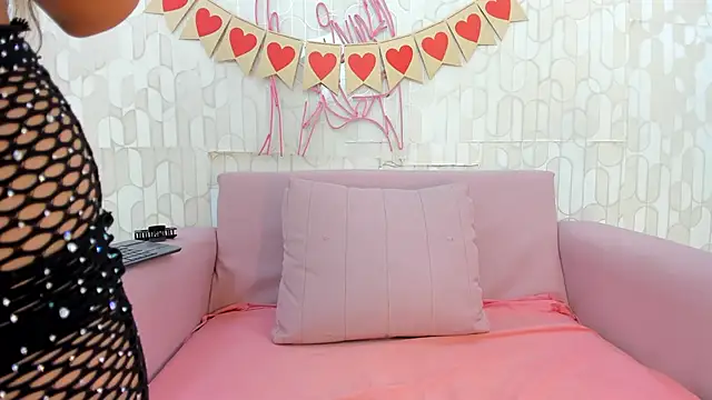 victoriavelasquez  online show from 22, 2, 2026