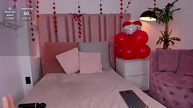 Im LunaLuxe online show from 15, 2, 2026